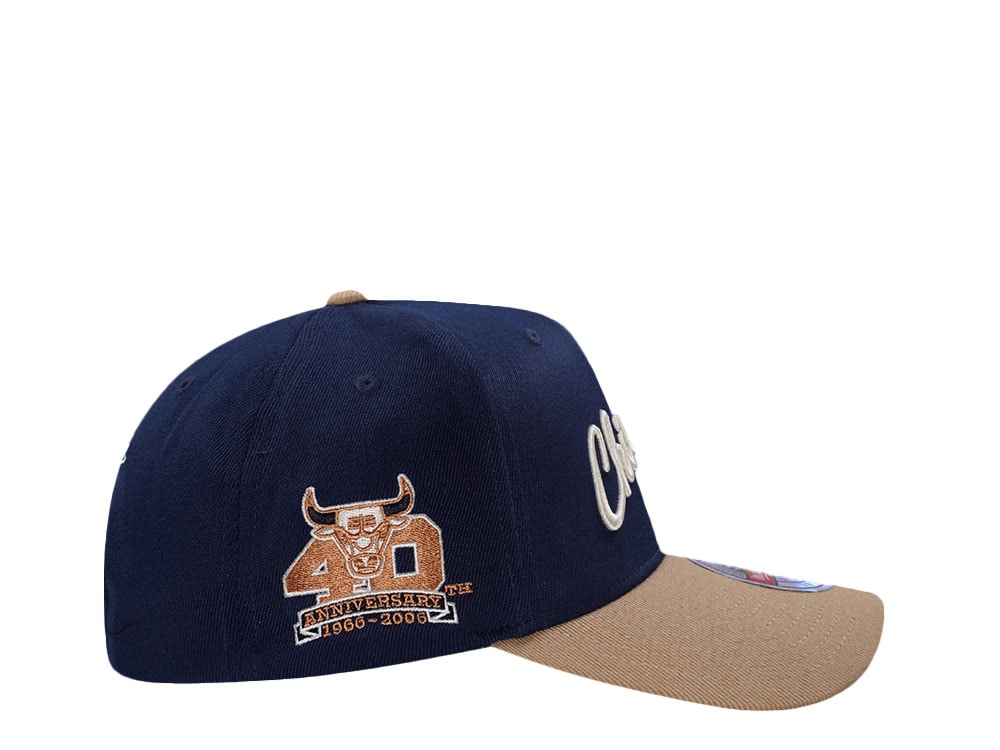 Mitchell & Ness Chicago Bulls Sand Storm Classic Red Stretch Snapback Cap