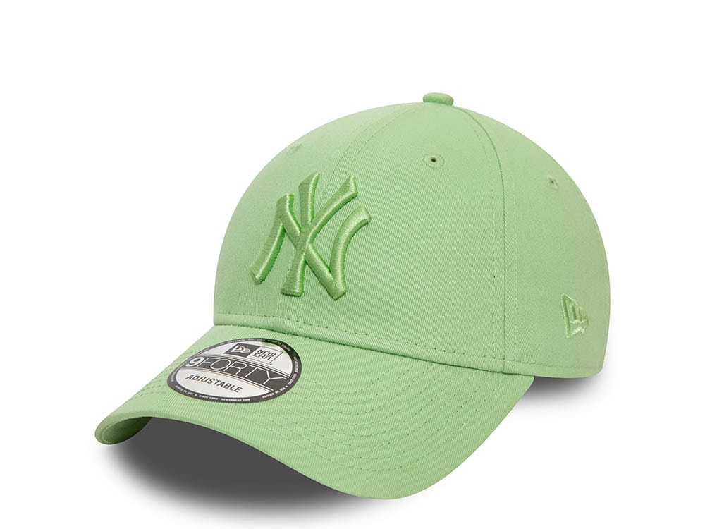 New Era New York Yankees League Essential Green 9Forty Strapback Cap
