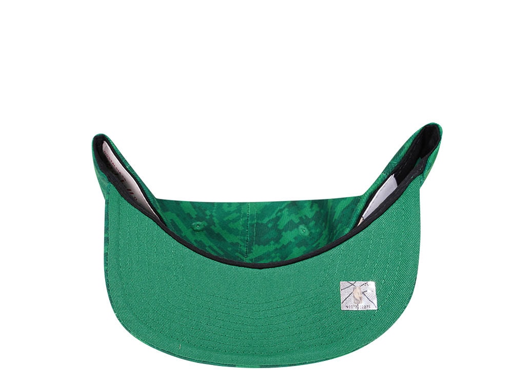 Mitchell & Ness Boston Celtics NBA Team Digi Camo Hardwood Classic Snapback Cap