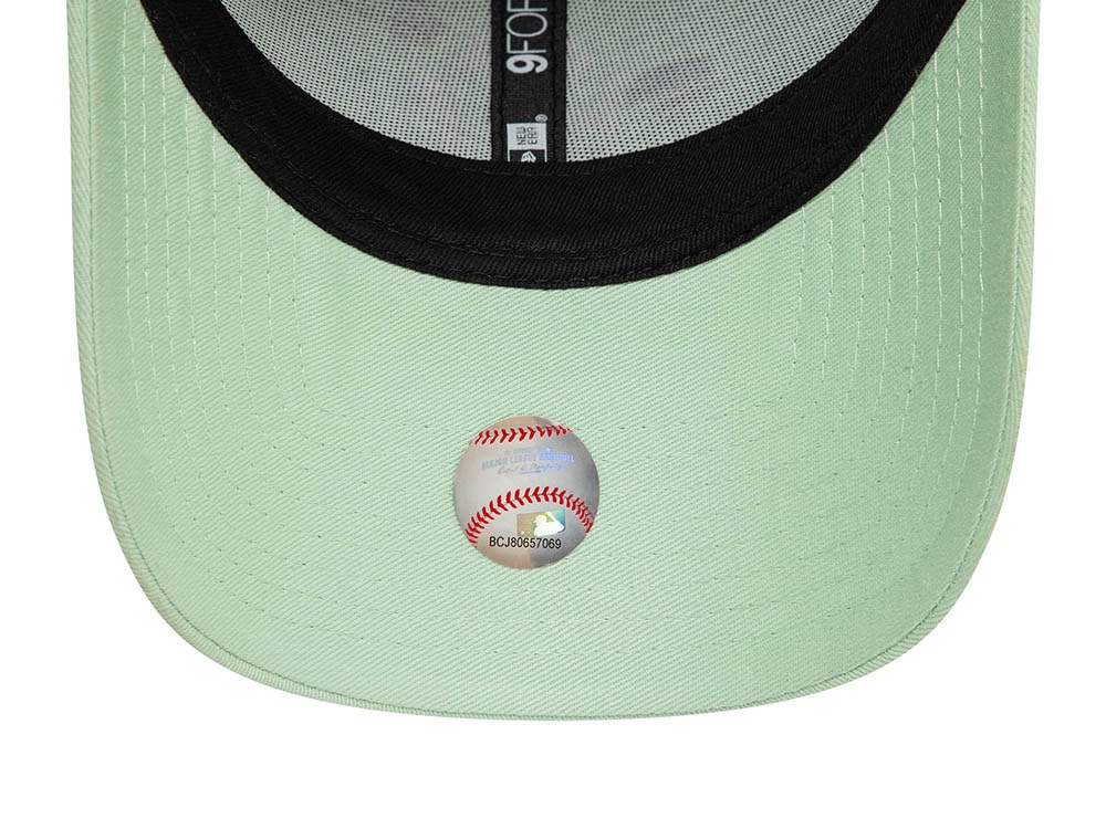 New Era New York Yankees Butterflies Mint Womens 9Forty Snapback Cap