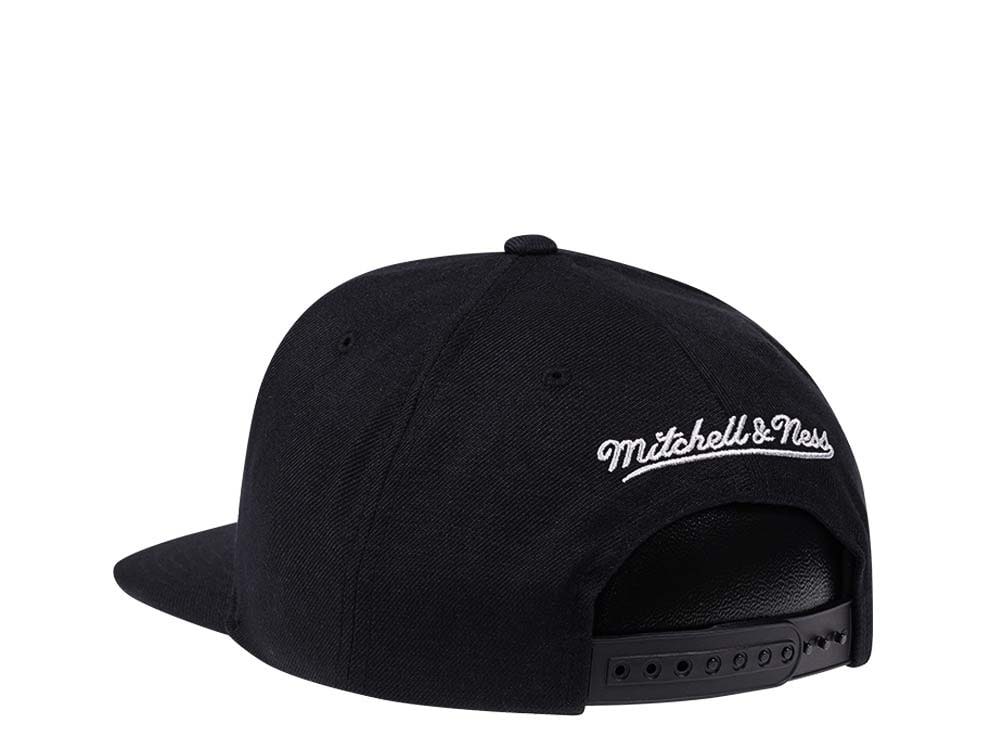 Mitchell & Ness Toronto Raptors Black Zig Zag Satin Undervisor Snapback Cap