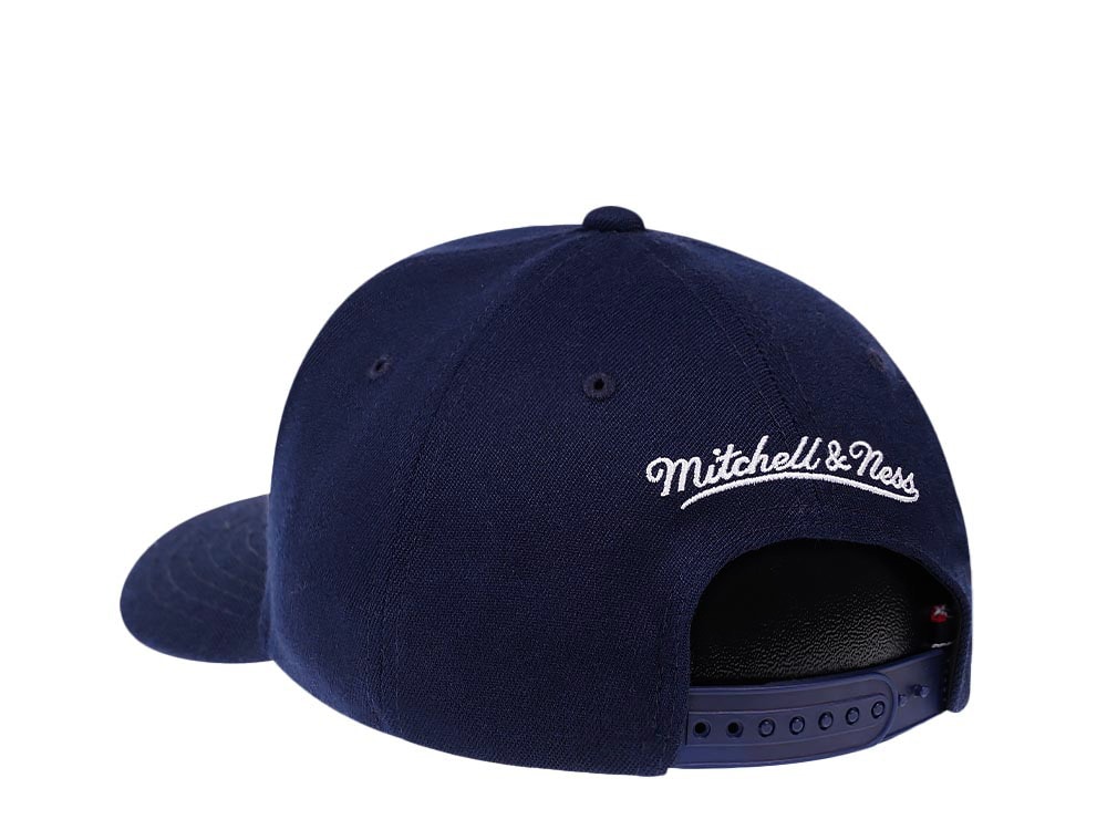 Mitchell & Ness Washington Wizards Team Ground Red Line Solid Flex Snapback Cap
