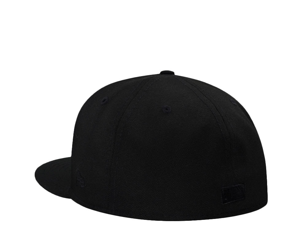 New Era New York Yankees World Series 1999 Blackout Pink Edition 59Fifty Fitted Cap