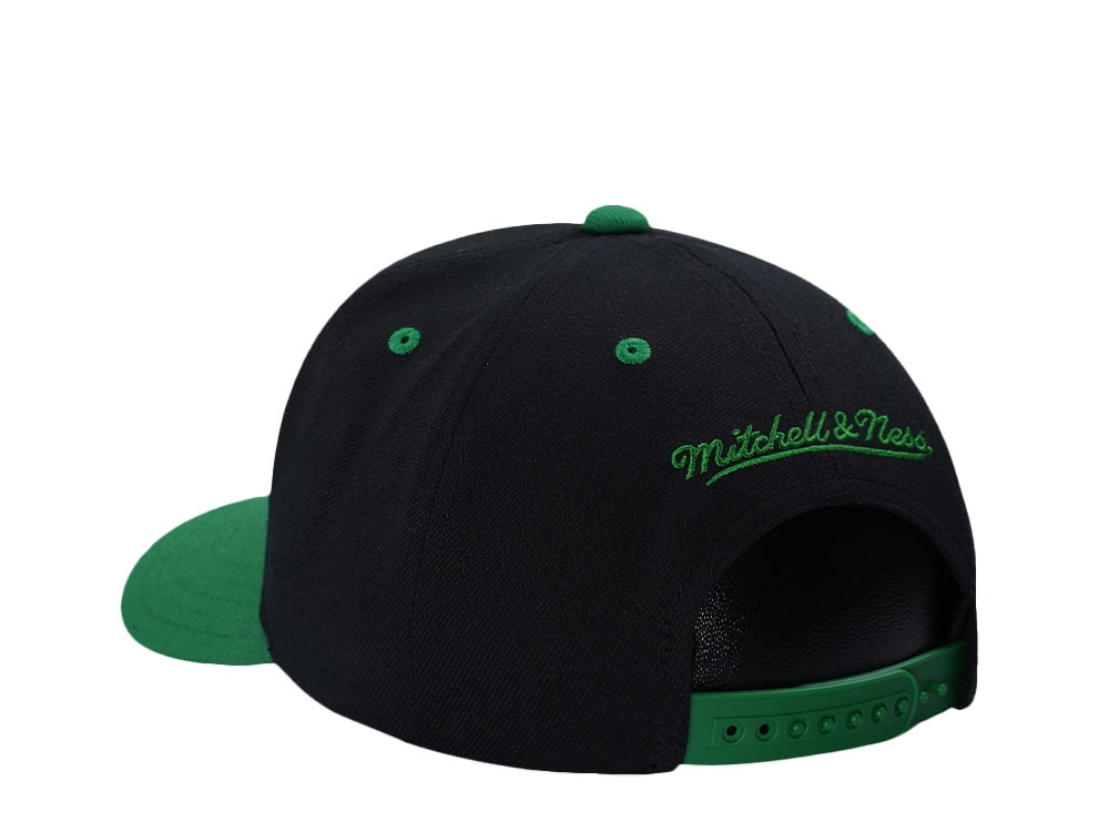 Mitchell & Ness Boston Celtics Two Tone Pro Crown Fit Snapback Cap
