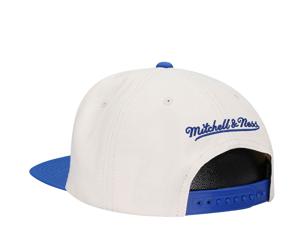 Mitchell & Ness Washington Capitals Vintage Off-White Snapback Cap