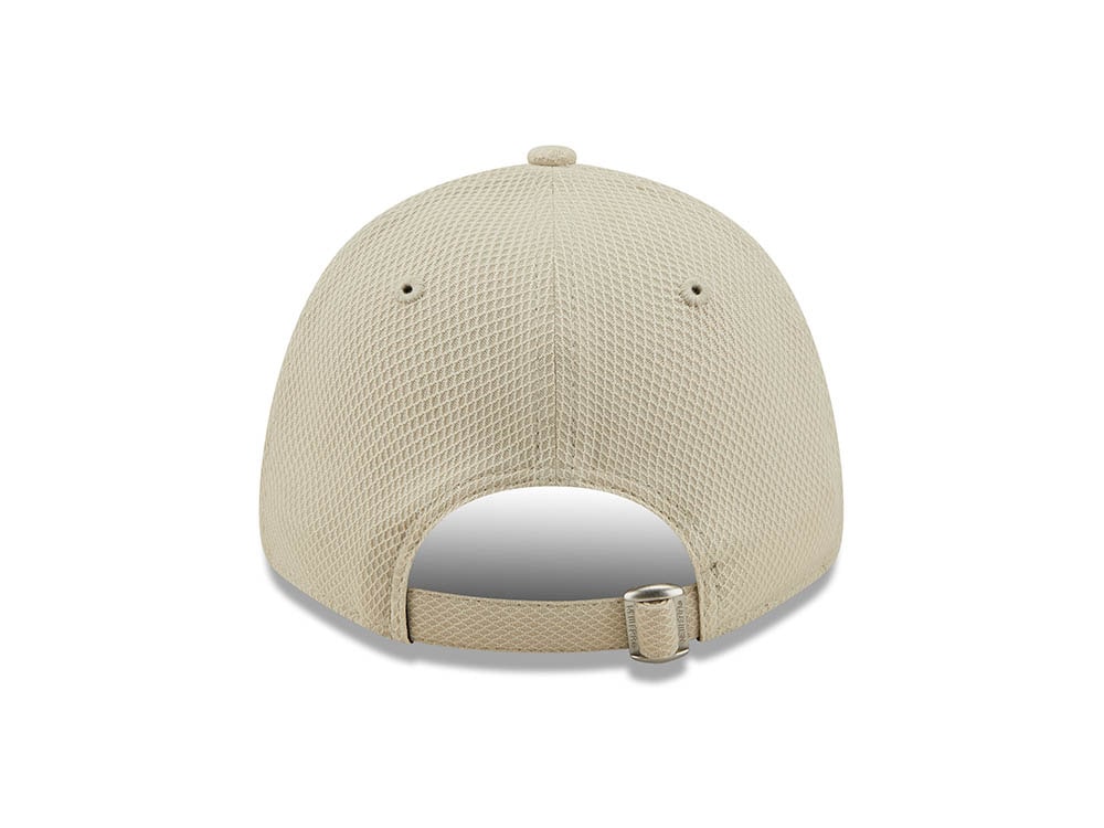 New Era New York Yankees Diamond Stone White 9Forty Strapback Cap
