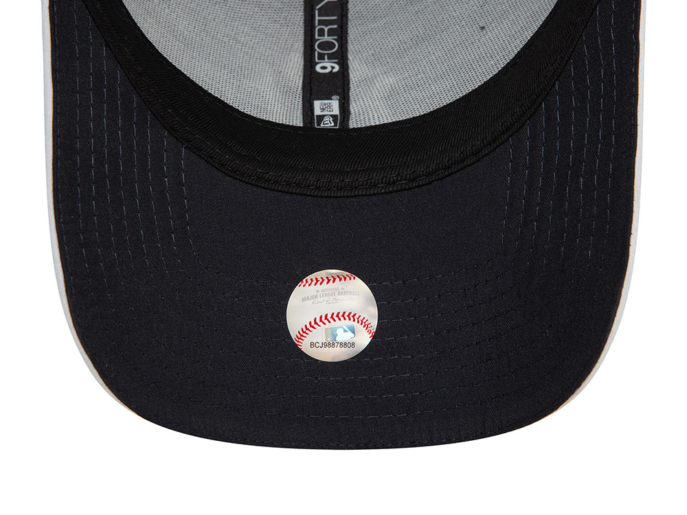 New Era New York Yankees Microfibre Navy Edition 9Forty Strapback Cap
