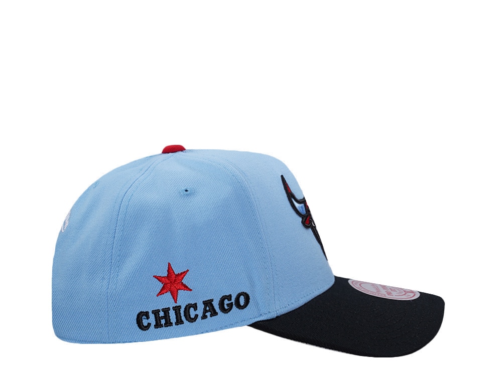 Mitchell & Ness Chicago Bulls NBA In The City Sky Blue Edition Pro Pinch Fit Snapback Cap