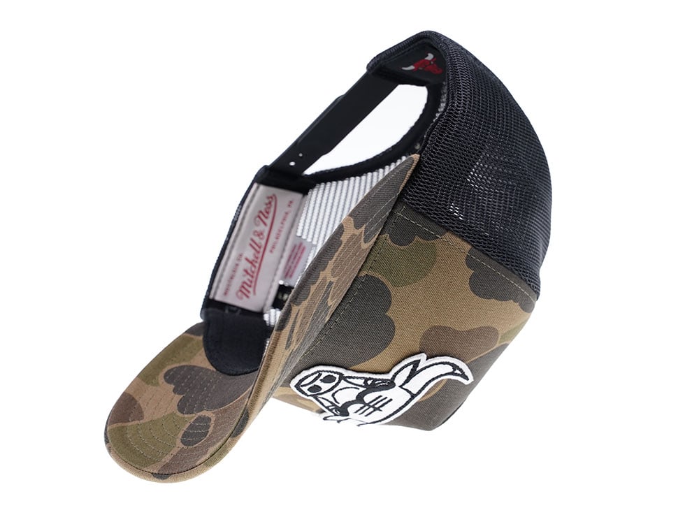 Mitchell & Ness Los Angeles Lakers Camo Trucker Cap