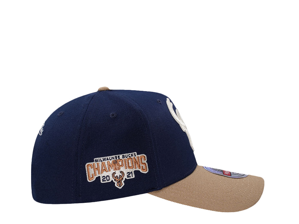 Mitchell & Ness Milwaukee Bucks Sand Storm Classic Red Stretch Snapback Cap
