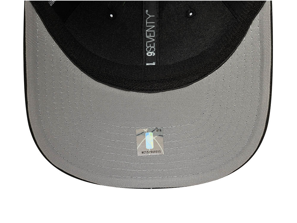 New Era Chicago Bulls Essential 9Seventy Trucker Snapback Cap