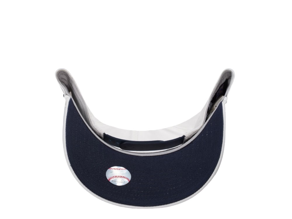 Nike New York Yankees 1927 Cooperstown White Edition Snapback Cap