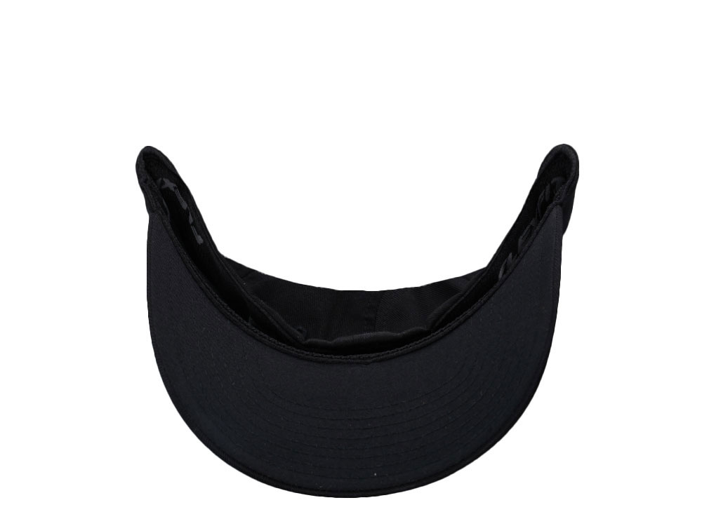Yupoong Basic Black Curved Snapback Cap