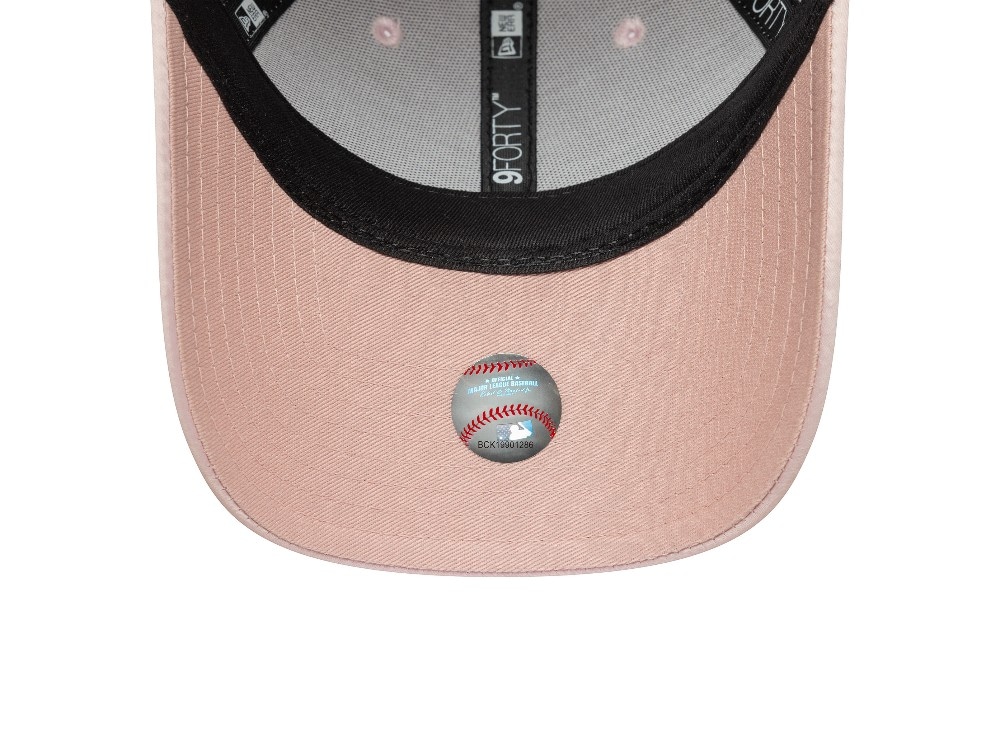 New Era New York Yankees Pink Satin Womens 9Forty Bow Back Cap