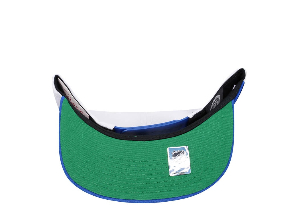 Mitchell & Ness Toronto Maple Leafs Vintage Sharktooth Snapback Cap