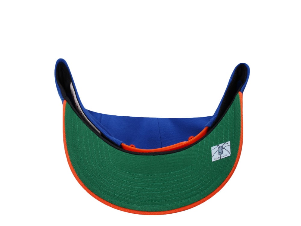 Mitchell & Ness New York Knicks Two Tone Pro Crown Fit Snapback Cap