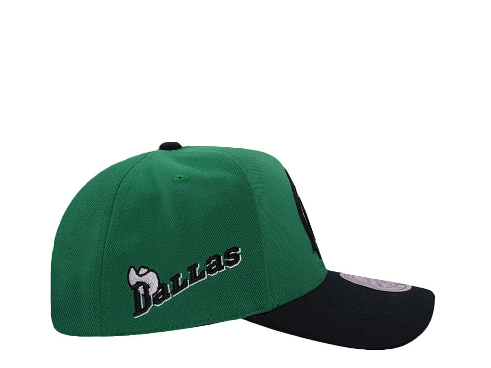 Mitchell & Ness Dallas Mavericks NBA In The City Green Edition Pro Pinch Fit Snapback Cap