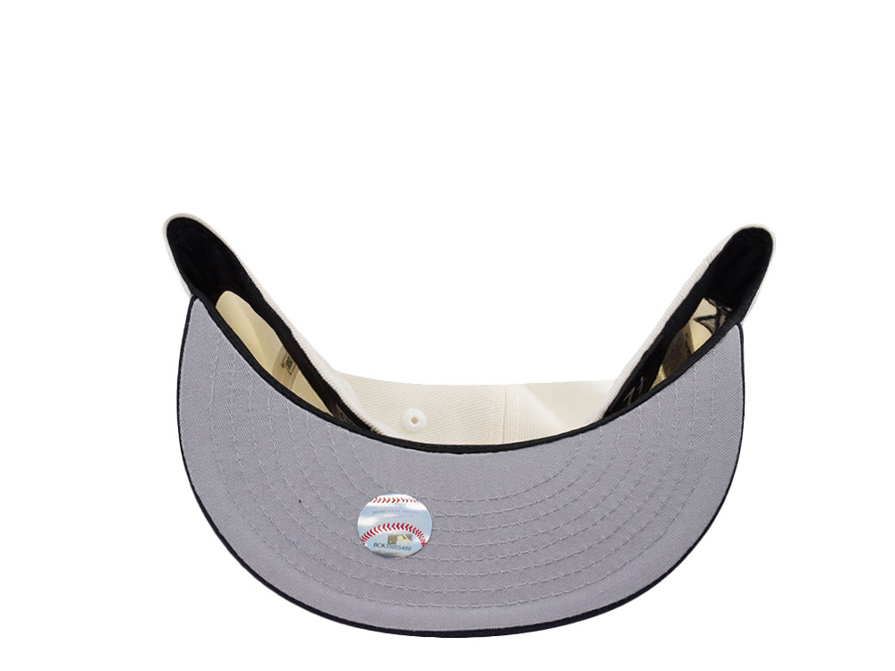 New Era New York Yankees World Series Champions 2000 Chrome Two Tone Edition 59Fifty Fitted Cap