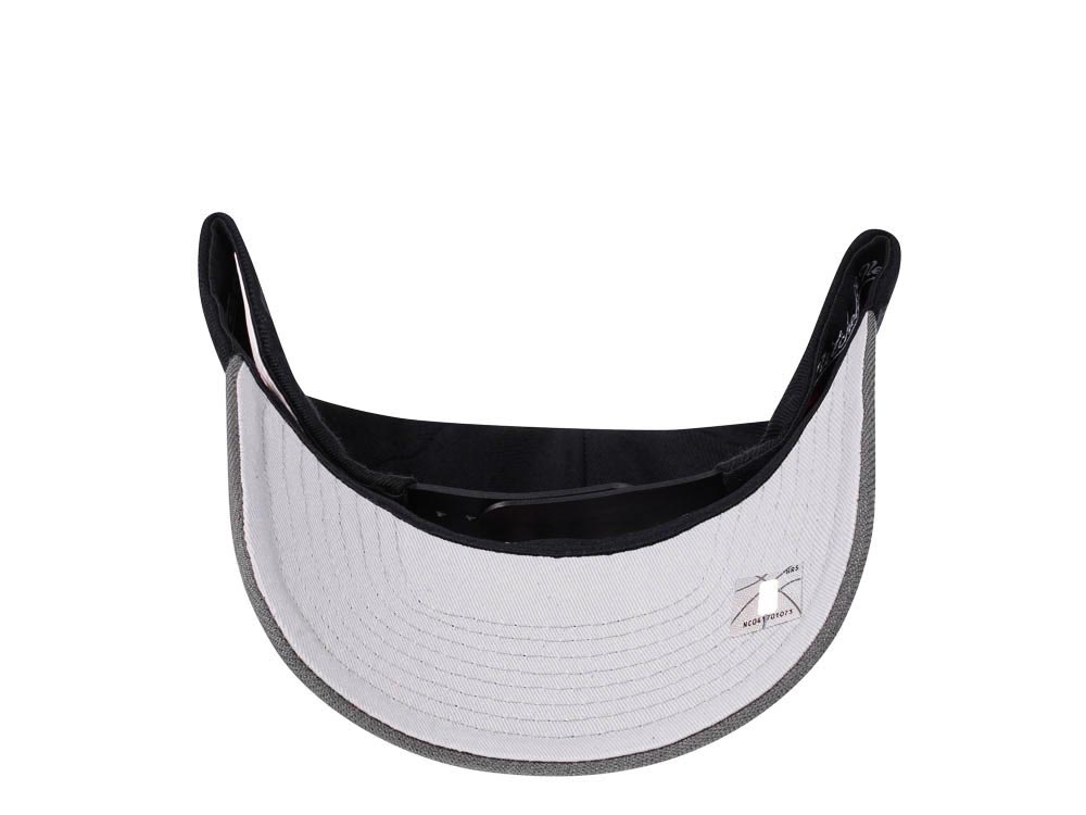 Mitchell & Ness Brooklyn Nets Two Tone Red Line Solid Flex Snapback Cap