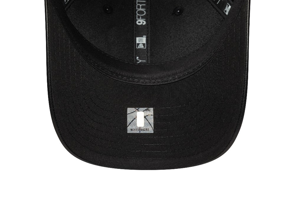 New Era Chicago Bulls Black PU Leather Edition 9Forty M Crown Snapback Cap