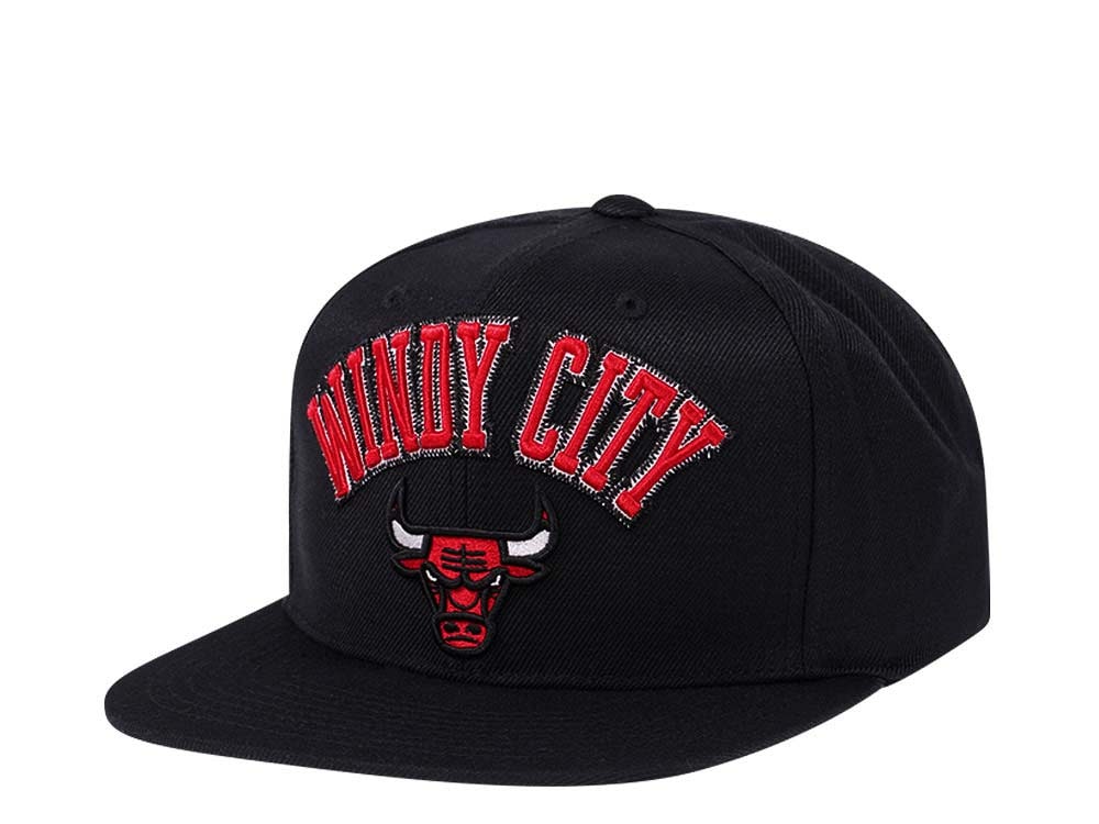 Mitchell & Ness Chicago Bulls Black Zig Zag Satin Undervisor Snapback Cap