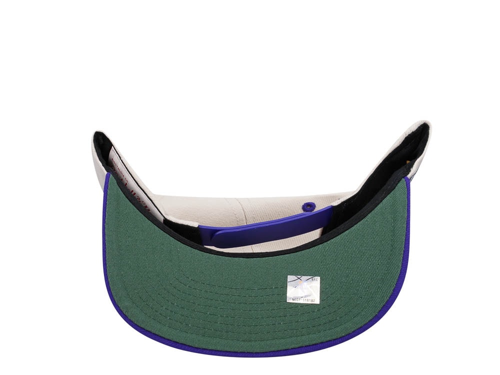 Mitchell & Ness Milwaukee Bucks Sail Off White Two Tone Snapback Cap
