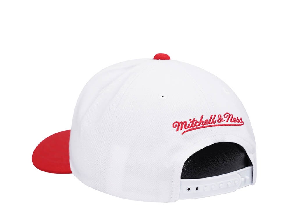 Mitchell & Ness Philadelphia 76ers Team Two Tone 2.0 Pro White Snapback Cap