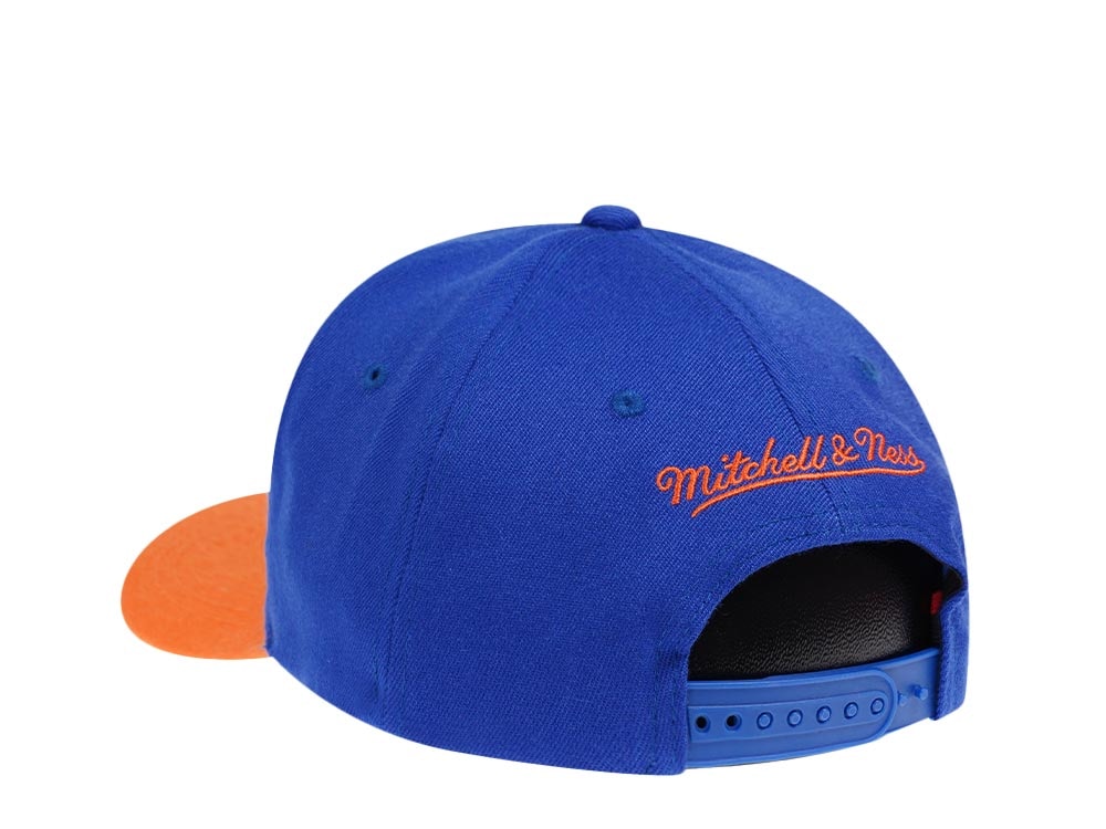 Mitchell & Ness New York Knicks Team Two Tone Red Line Solid Flex Snapback Cap