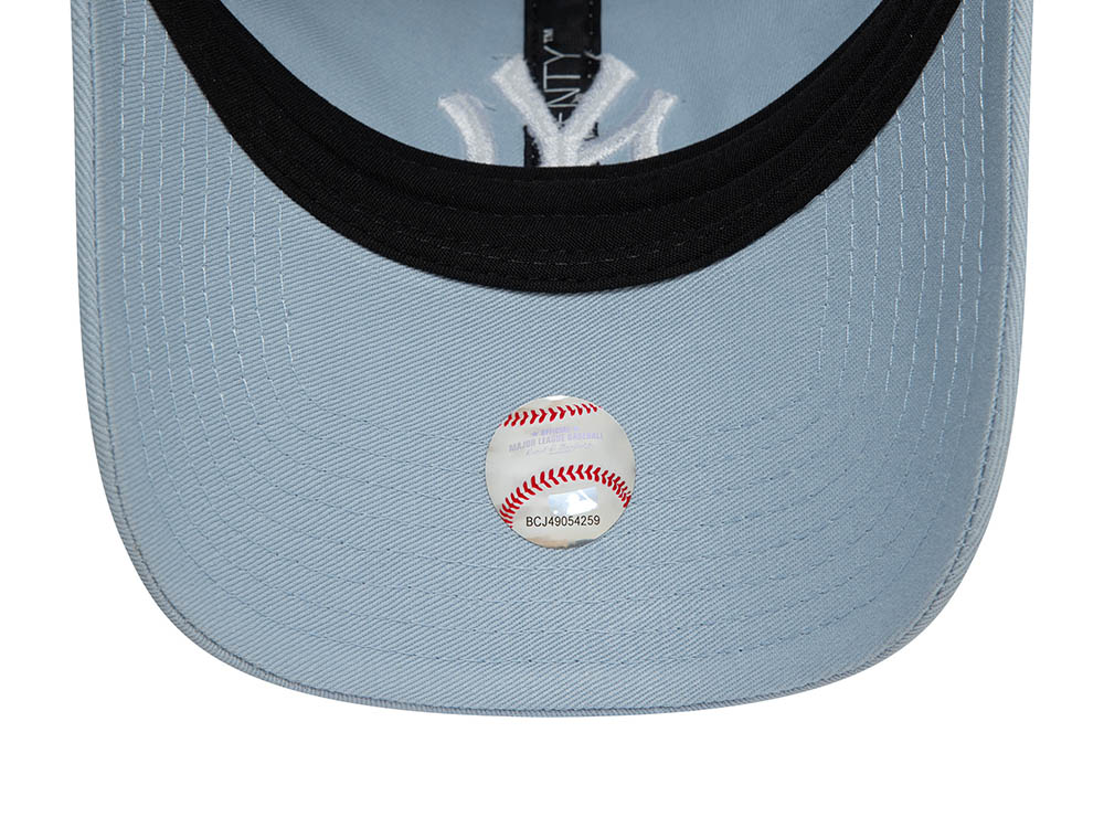 New Era New York Yankees League Essential Pale Blue 9Twenty Strapback Cap